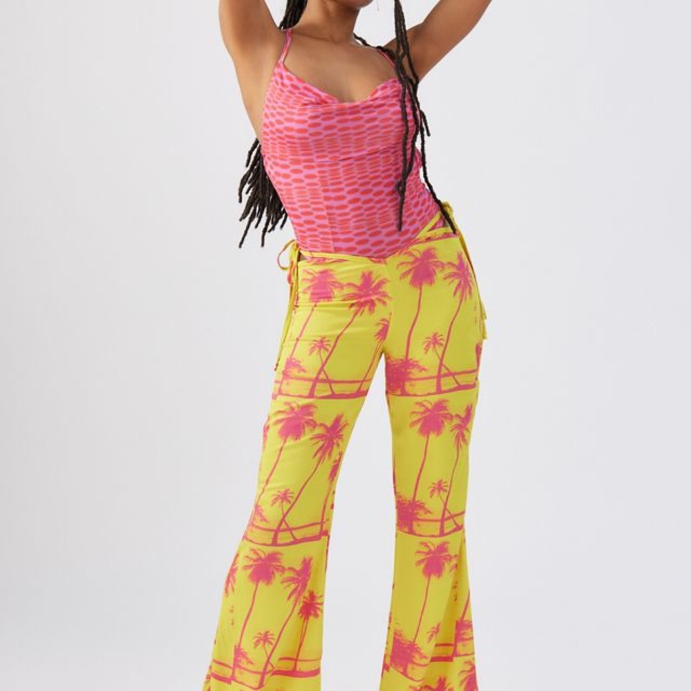 NWT Sunny Cut Out Flare Prints